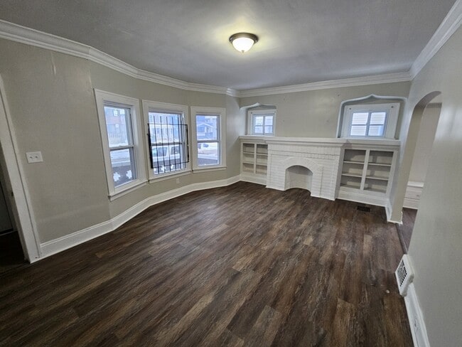 Building Photo - 3378 E 134th St