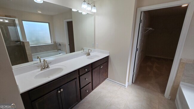 Building Photo - 13106 Vista Dr SE