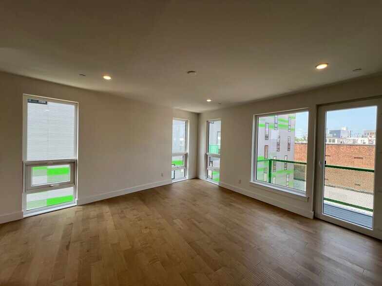Building Photo - 1501 N 31st St