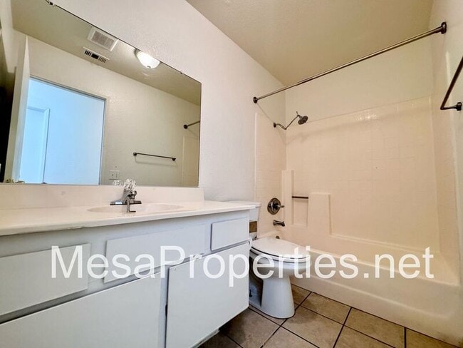 Building Photo - 13667 Gemini St