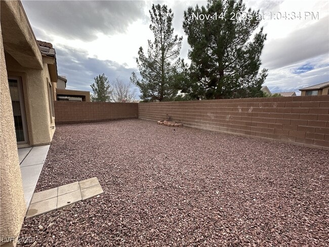 Building Photo - 6853 Feral Dove St