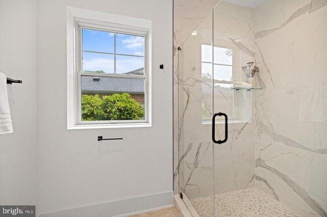 Building Photo - 8609 Woodbrook Ln