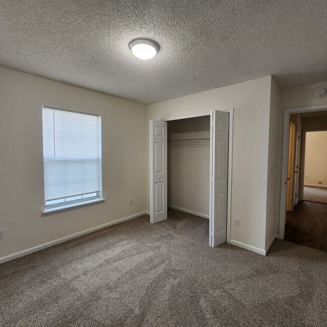 Building Photo - 3/2 Single Family