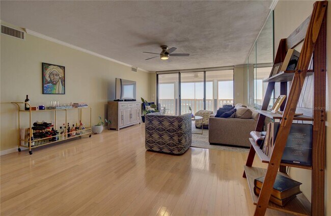 Building Photo - 6600 Sunset Way