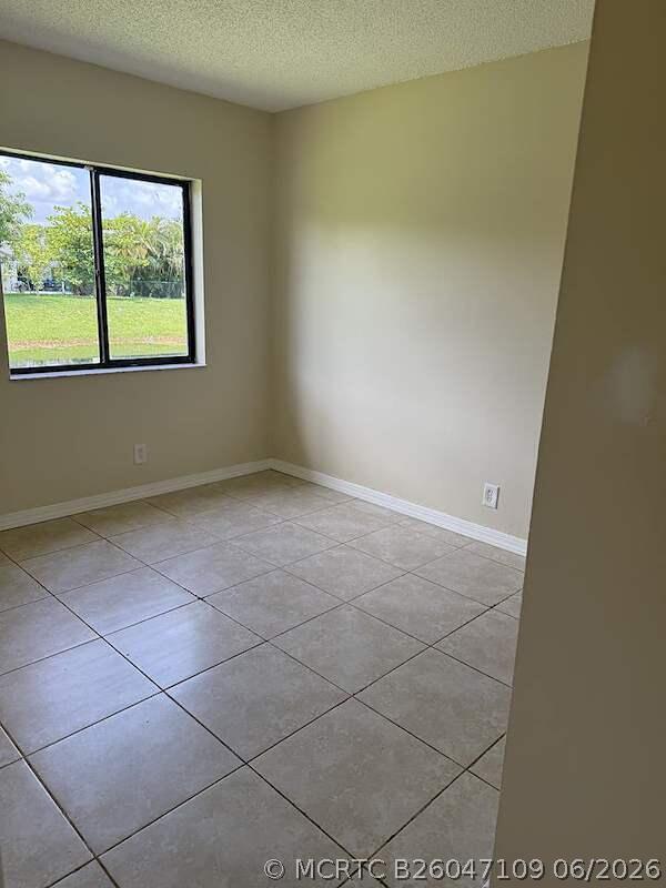 Building Photo - 10914 Royal Palm Blvd