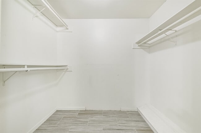 Building Photo - 623 E Cypresswood Dr