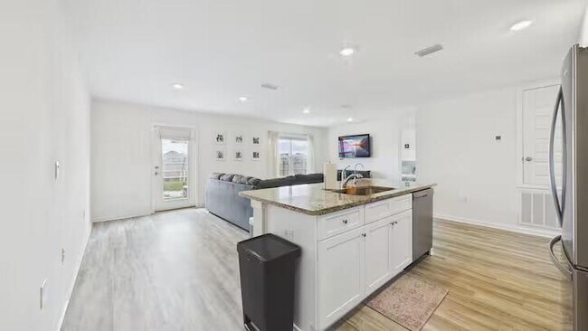 Building Photo - 235 Gray Owl Dr