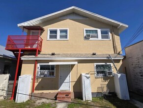 Building Photo - 2904 W Chestnut St