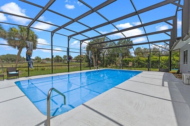 Building Photo - 2622 Hibiscus Ct