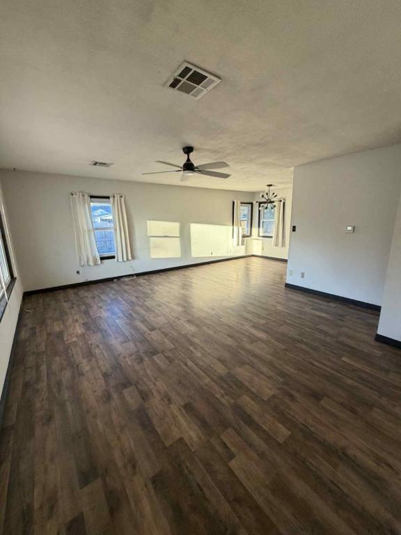 Building Photo - 910 N 14th St