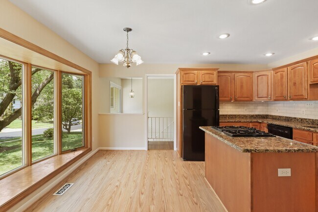 Building Photo - 2527 Swift Run St