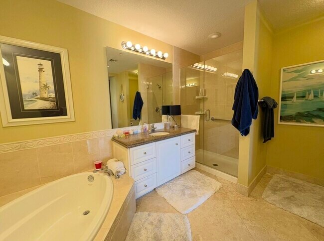 Building Photo - 14 Harbour Isle Dr W