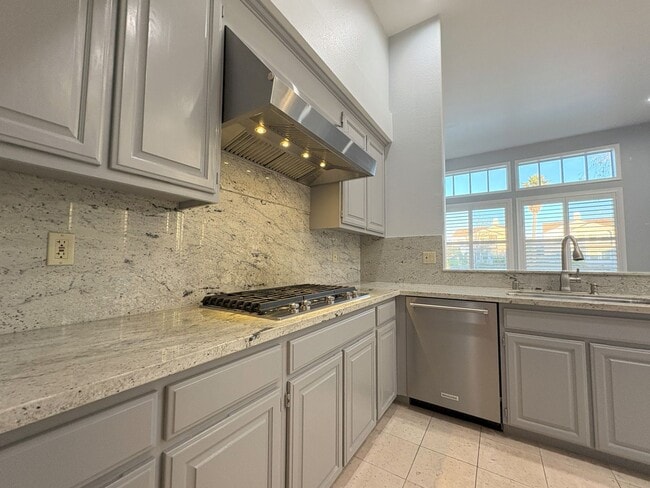 Building Photo - Charming Waterfront Single Family Home in Redwood Shores Available Now!