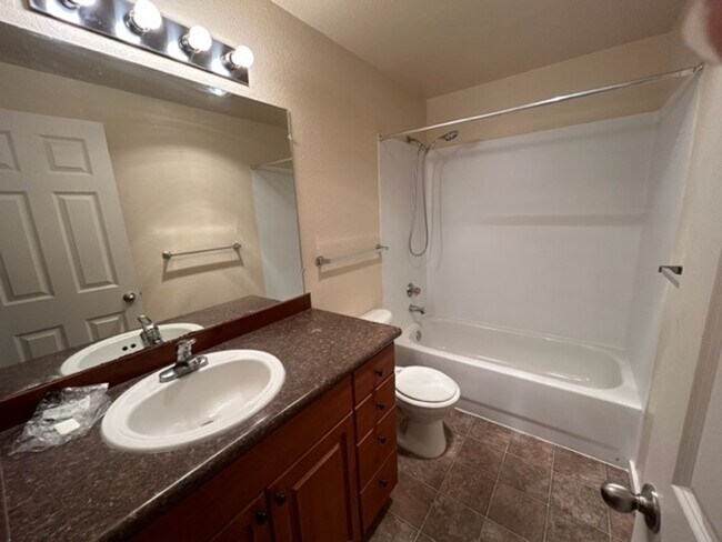 Building Photo - 3811 130th Ln SE