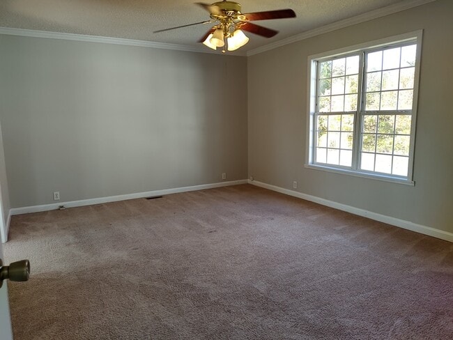 Building Photo - 1059 Hugo Dr