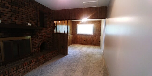 Building Photo - Spacious 3 Bedroom Home with Finished Basement & Large Backyard – Springfield Township!