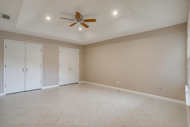 Building Photo - Ridgerock Duplex