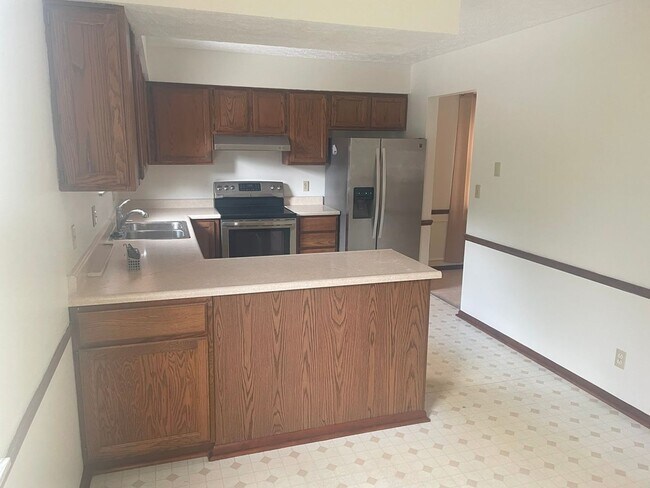 Building Photo - 6225 Willowcrest Dr