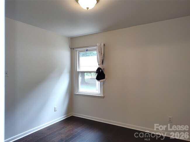 Building Photo - 5812 Donegal Dr