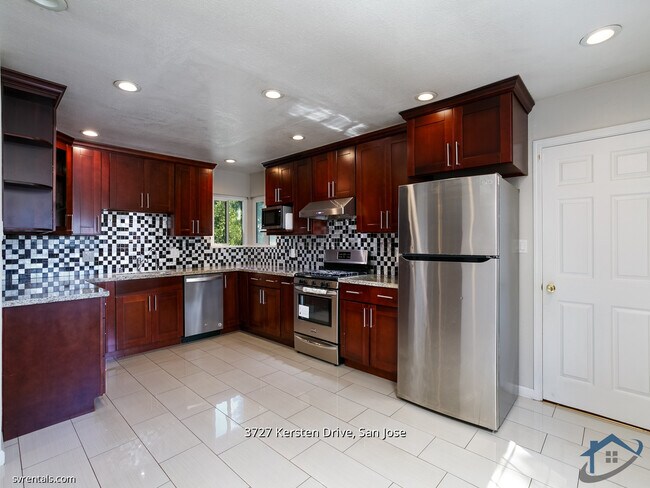 Building Photo - 3727 Kersten Dr