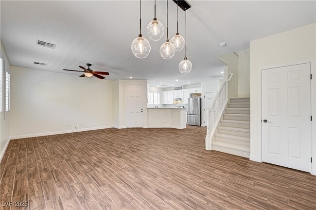 Building Photo - 25 Lone Cove Ct