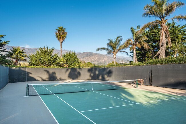 Building Photo - 875 Sand Point Rd