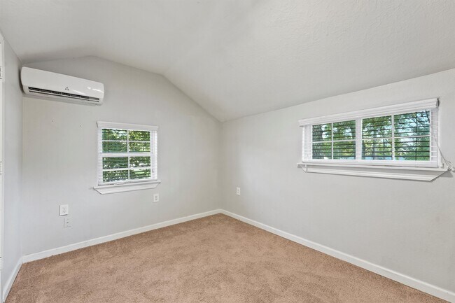 Building Photo - 16730 Springfield Dr