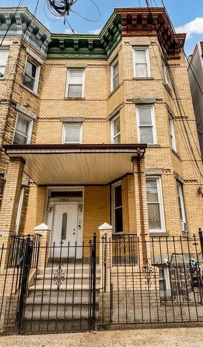 Building Photo - 393 Baldwin Ave