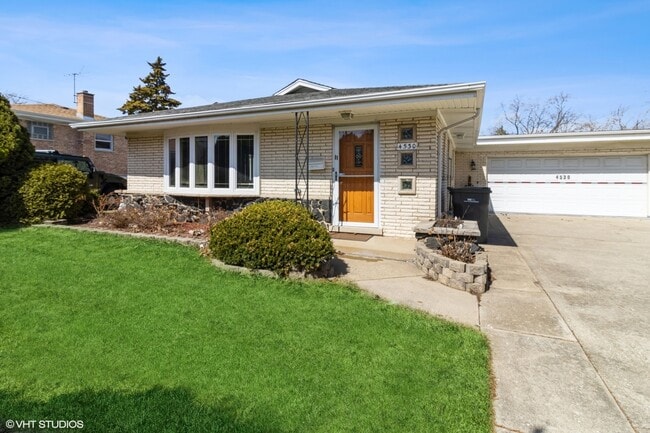 Primary Photo - 4530 Butterfield Rd