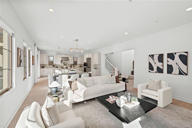 Building Photo - 215 Sutters Ml