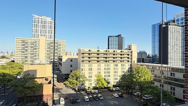 Building Photo - 10 Huron Ave