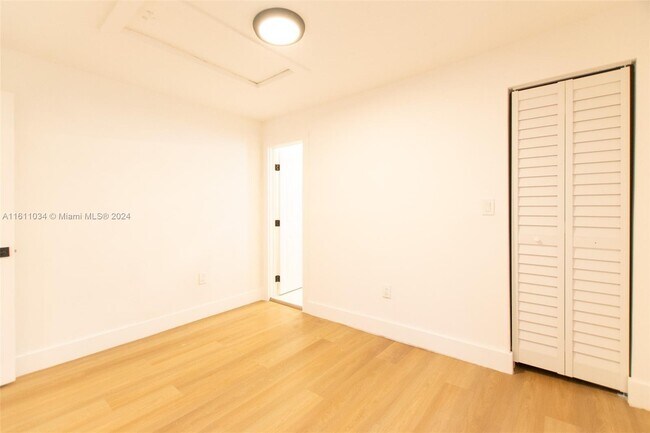 Building Photo - 2888 SW 17th St