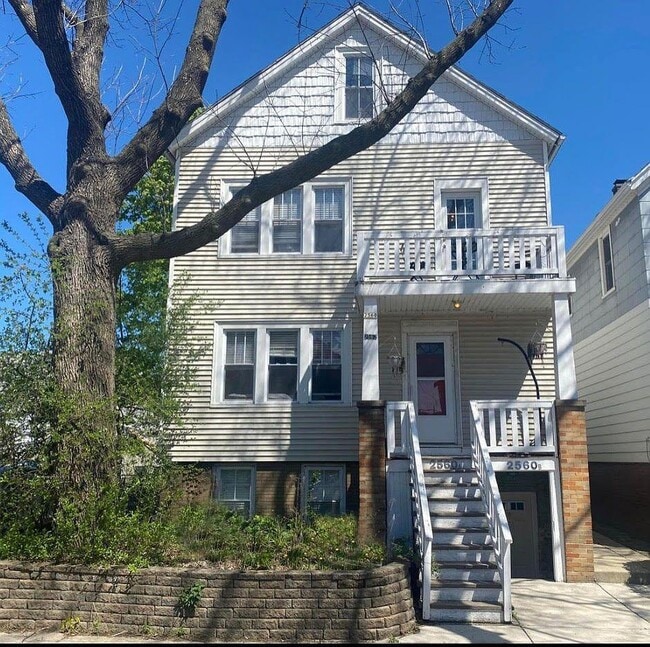Building Photo - 2562 N Bremen St