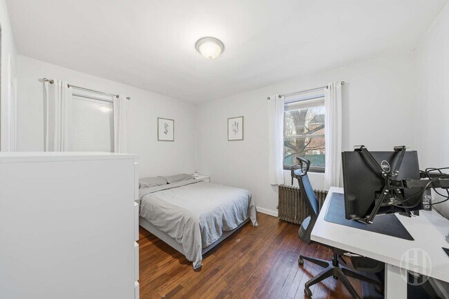 Building Photo - 144-46 77th Rd