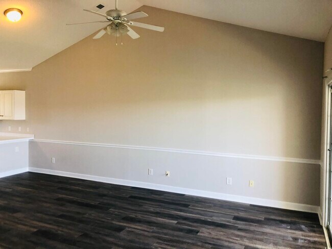 Building Photo - 3983 Forsythia Ct