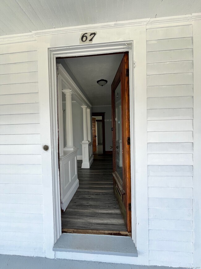 Building Photo - 67 Sisson Ave