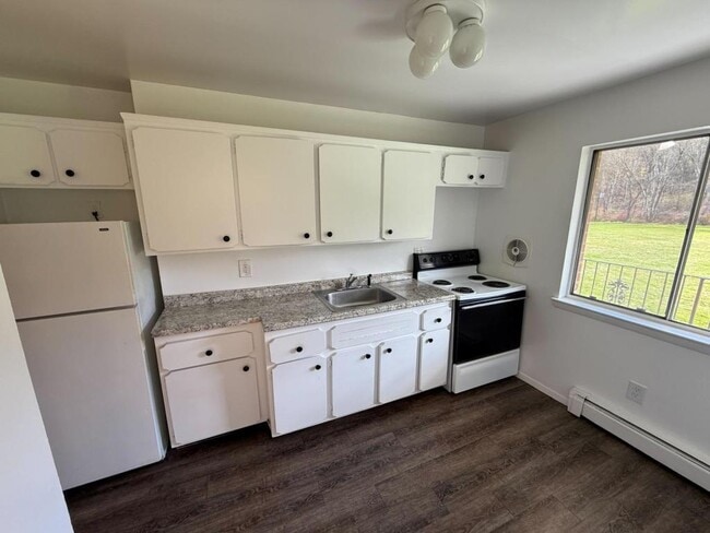 Building Photo - 37 Rome Ave