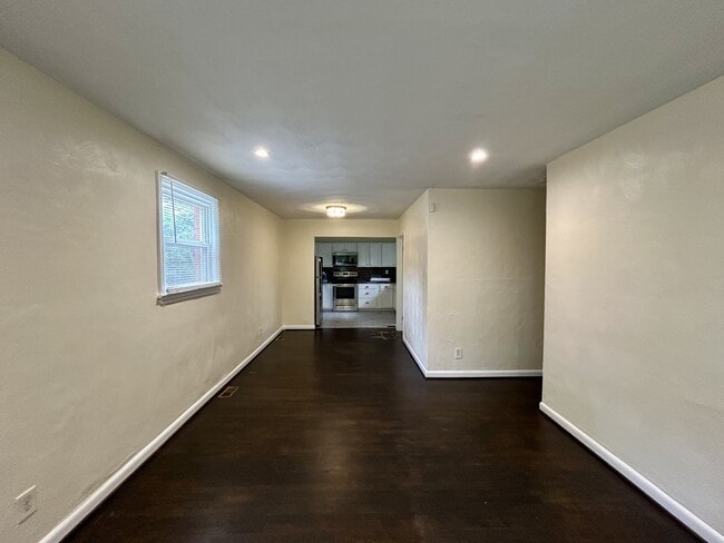 Building Photo - 6429 Tuttle Ave