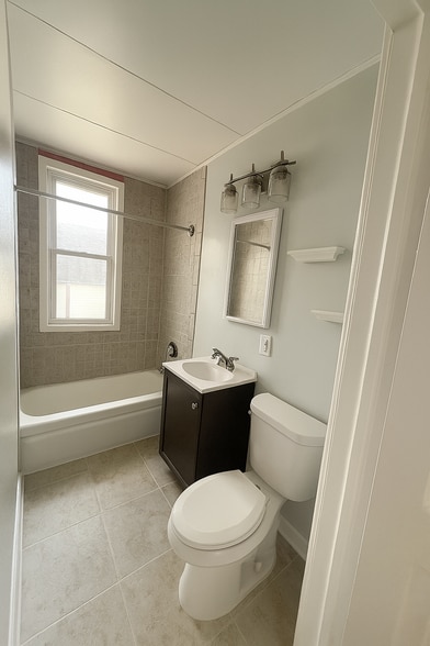 Building Photo - 2407 N 6th St