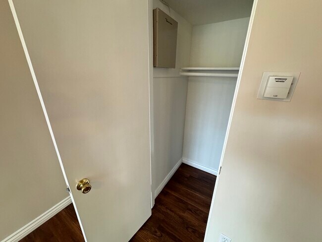 Building Photo - 11500 Rochester Ave