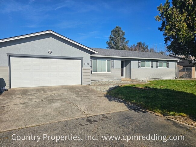 Building Photo - House with Huge Shop in the Heart of Redding Available Now!