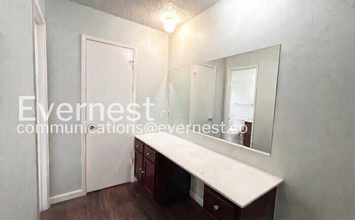 Building Photo - 16311 Paso Hondo Dr