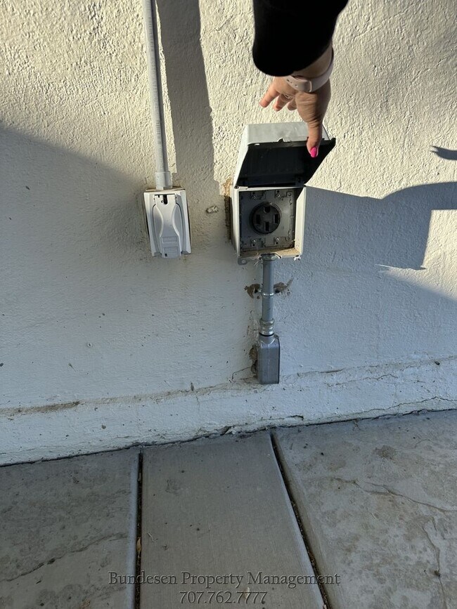 Building Photo - 409 N Washington St