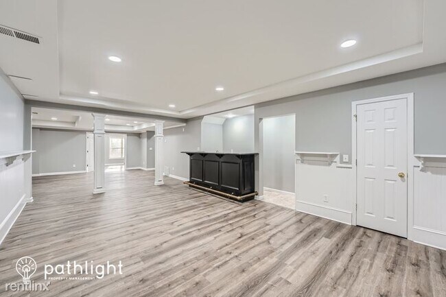 Building Photo - 5 br, 4 bath House - 1795 Millside Terrace...