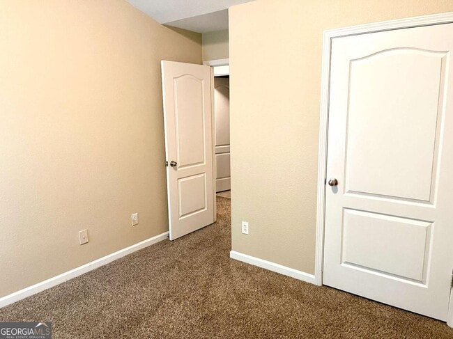 Building Photo - 6938 Rogers Point