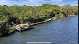 Building Photo - 6138 SE Riverboat Dr