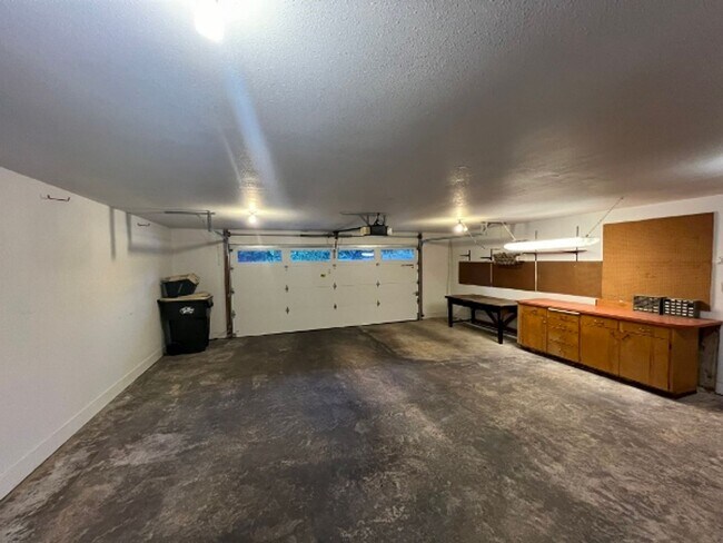 Building Photo - PENDING APPLICATION; Beach Front Access - ...