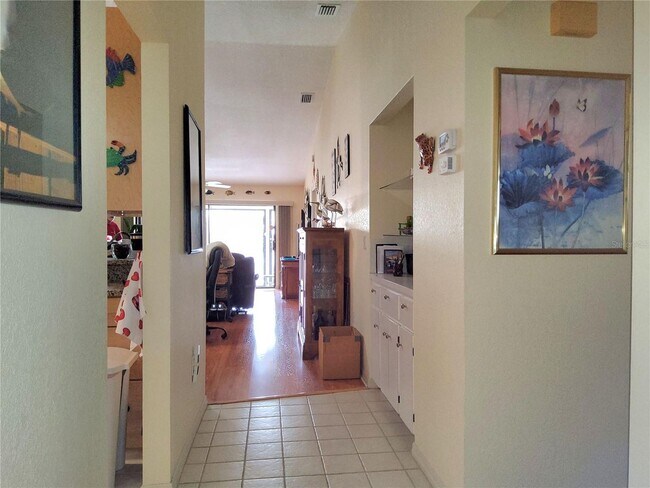 Building Photo - Seasonal 3/2/2 waterfront villa in Punta Gorda