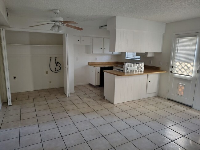 Building Photo - Move In Before the Holidays