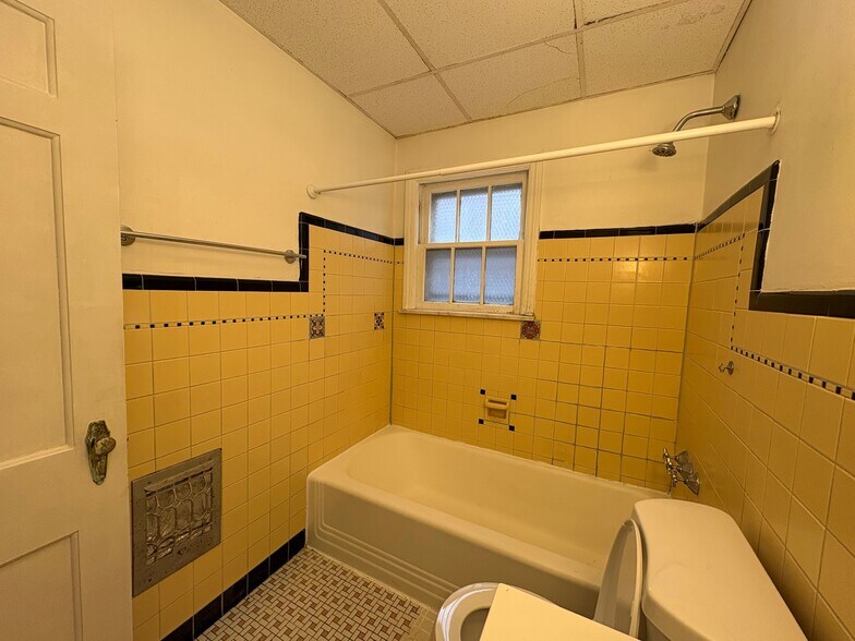 Bathroom 1 - 3653 Winchell Rd